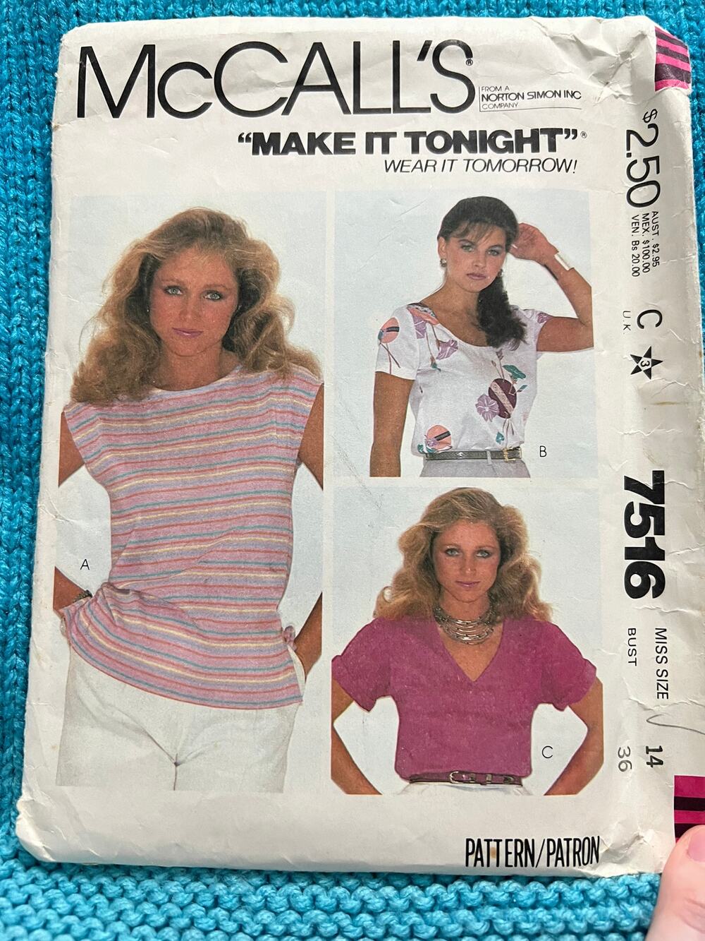 McCalls 7516 Sewing pattern top tshirt Scoop V neck size 14